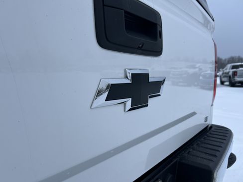 Used 2017 Chevrolet Silverado 1500 LT image 24