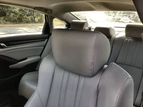 Certified 2018 Honda Accord EX-L image 25