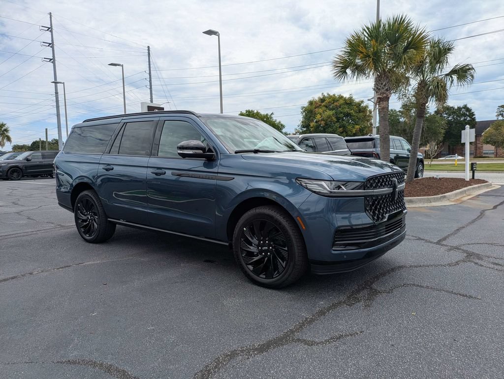 New 2027 Lincoln Navigator L Reserve w/ Jet Appearance Package AWD/4WD image 2