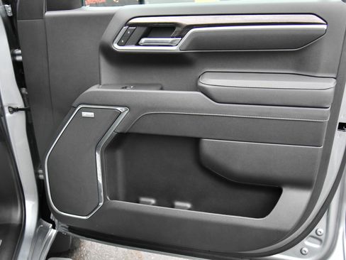 Used 2025 Chevrolet Silverado 1500 LTZ w/ Technology Package image 59