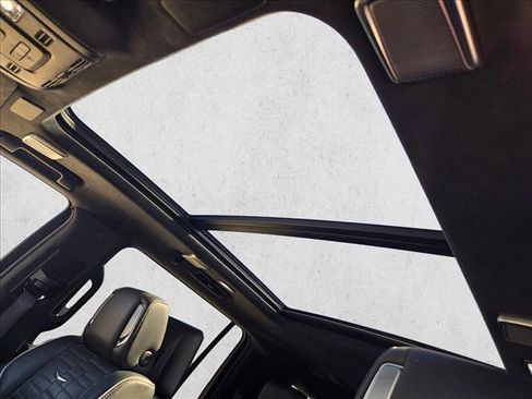 Used 2024 Cadillac Escalade ESV Sport Platinum w/ LPO, ONYX Package image 16