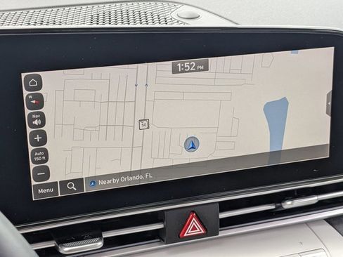 Used 2023 Hyundai Elantra Limited image 13