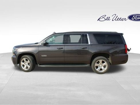 Used 2016 Chevrolet Suburban LT image 8