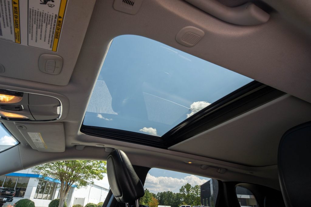 Used 2019 Jeep Cherokee Limited AWD/4WD image 12