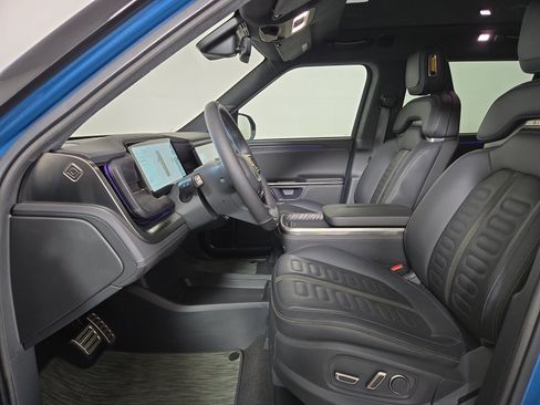 Used 2023 Rivian R1S Adventure AWD/4WD image 20
