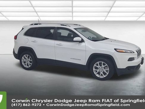Certified 2018 Jeep Cherokee Latitude Plus image 2