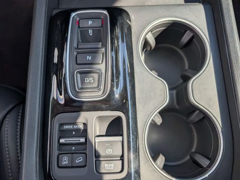 Certified 2025 Honda Pilot Touring image 26