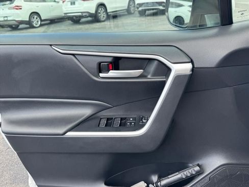 Used 2023 Toyota RAV4 XLE FWD image 20