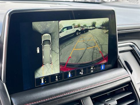 Used 2023 Chevrolet Suburban RST w/ Luxury Package image 13