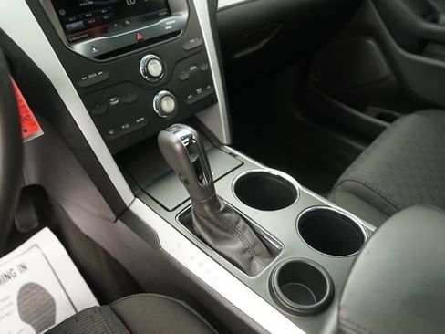 Used 2014 Ford Explorer XLT w/ Equipment Group 201A FWD image 31