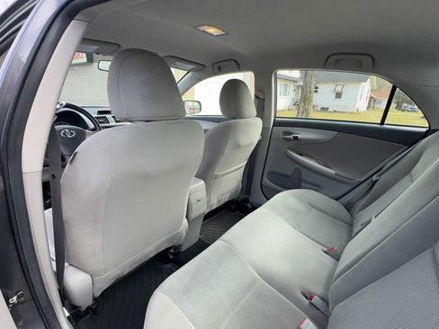 Used 2013 Toyota Corolla LE FWD image 13