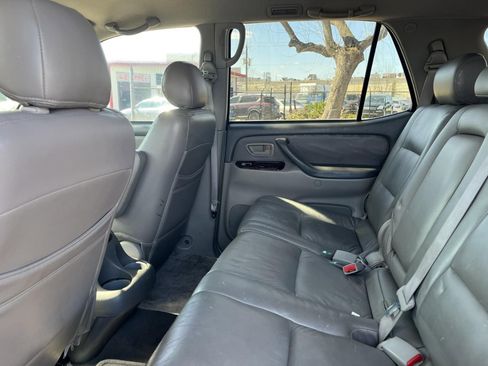 Used 2005 Toyota Sequoia SR5 image 24