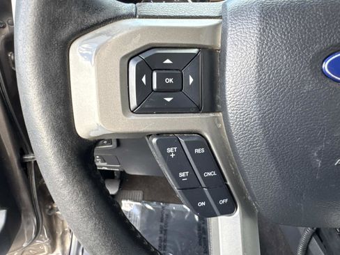 Used 2018 Ford F250 Lariat w/ Chrome Package image 30