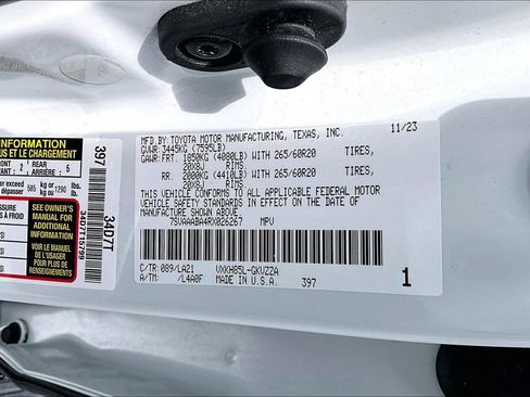 Used 2024 Toyota Sequoia Platinum image 36