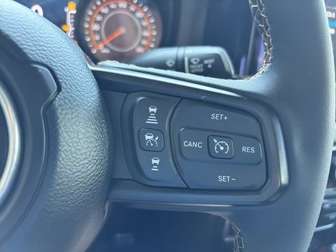 Used 2024 Jeep Gladiator Sport AWD/4WD image 26