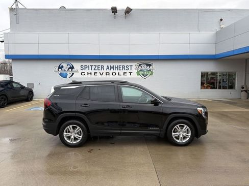 Used 2023 GMC Terrain SLE w/ Driver Convenience Package image 11