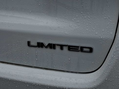 Used 2024 Jeep Compass Limited w/ Elite Group image 5