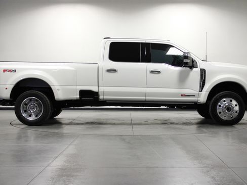 Used 2024 Ford F450 Limited w/ FX4 Off-Road Package image 3
