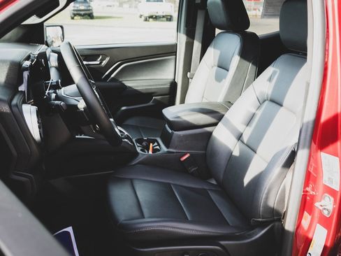 Used 2024 Chevrolet Colorado LT w/ LT Convenience Package III image 23