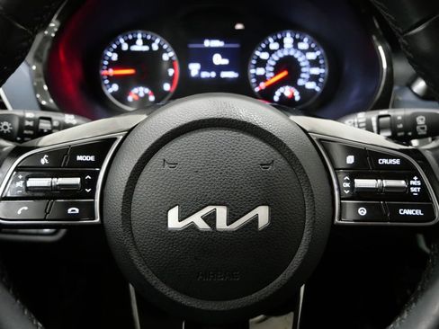 Used 2023 Kia Seltos S image 17