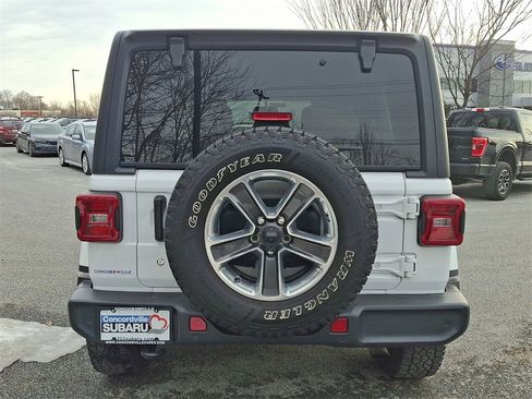 Used 2019 Jeep Wrangler Unlimited Sahara w/ Safety Group image 5