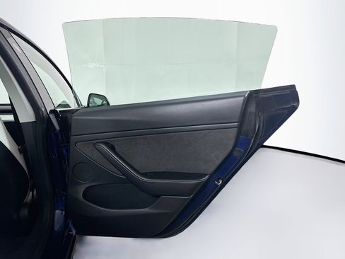 Used 2021 Tesla Model 3 Performance image 31