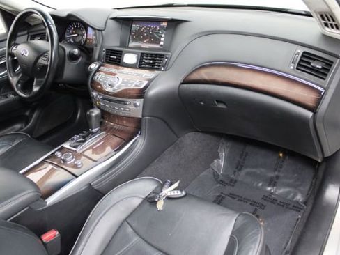 Used 2012 INFINITI M56 x w/ Deluxe Touring Pkg image 28