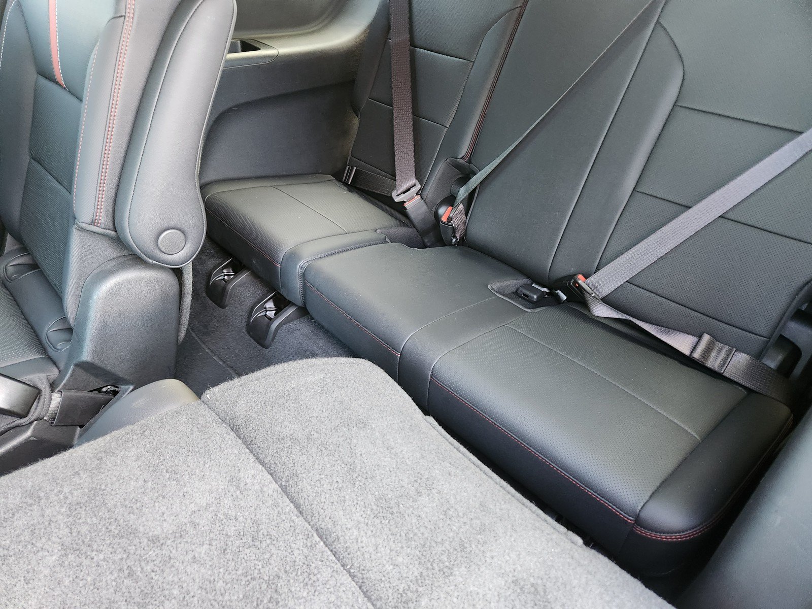 Used 2024 Chevrolet Traverse RS FWD image 14