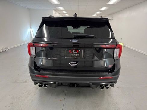 New 2026 Ford Explorer ST w/ Sun And Sound Package image 7