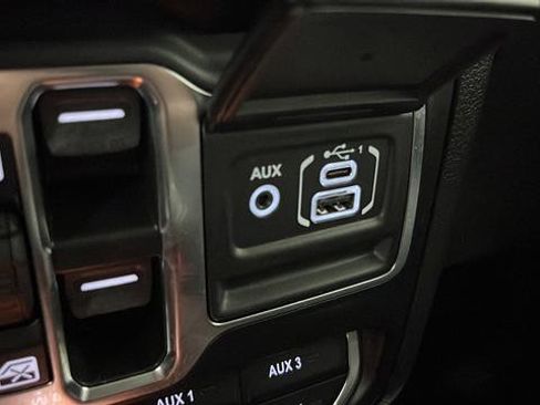 Used 2022 Jeep Wrangler Unlimited Sahara w/ Cold Weather Group image 30