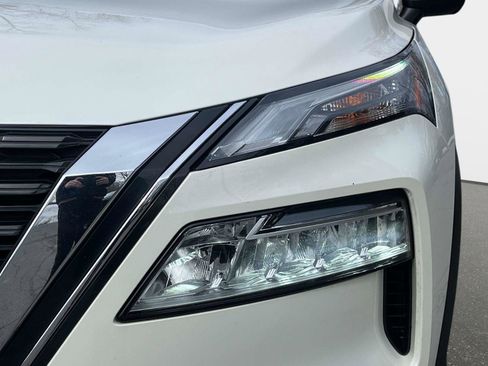 Used 2021 Nissan Rogue SL w/ Premium Package image 10