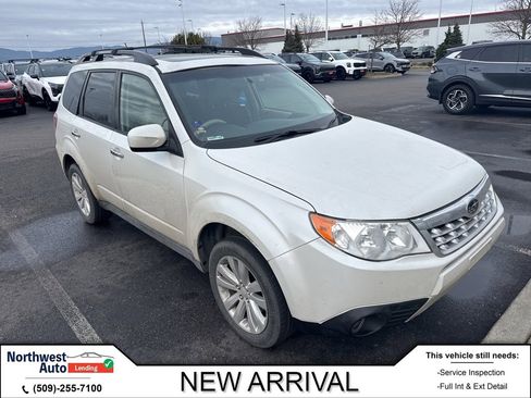 Used 2013 Subaru Forester 2.5X Premium w/ All-Weather Plus Pkg image 1