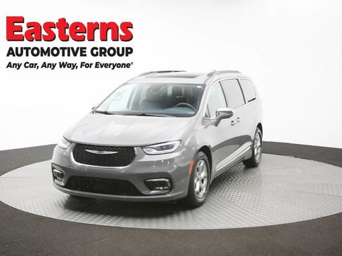 Used 2022 Chrysler Pacifica Limited FWD image 52