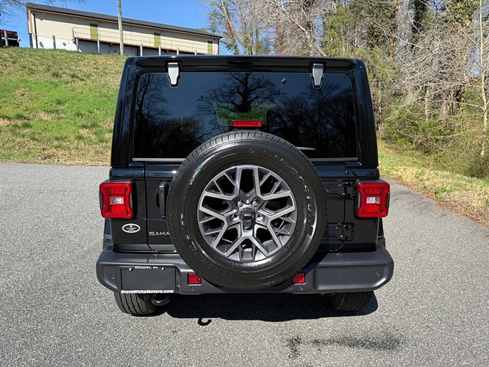 New 2026 Jeep Wrangler Unlimited Sahara AWD/4WD image 8