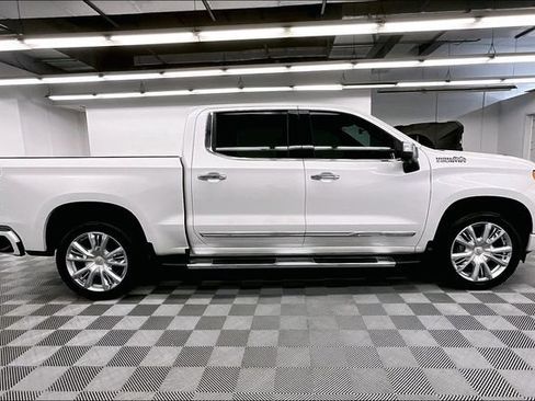 Used 2024 Chevrolet Silverado 1500 High Country w/ High Country Premium Package AWD/4WD image 15