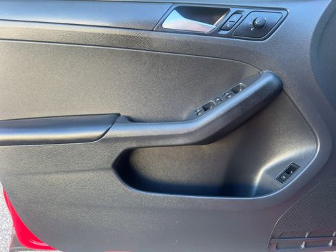 Used 2014 Volkswagen Jetta TDI Value Edition image 9