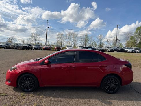 Used 2018 Toyota Corolla LE image 8