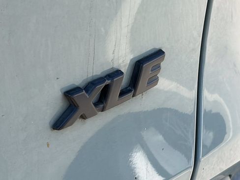 Used 2022 Toyota RAV4 XLE Premium FWD image 6