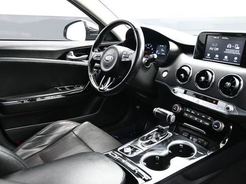 Used 2019 Kia Stinger RWD image 19