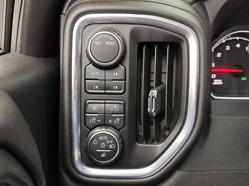 Used 2022 Chevrolet Silverado 1500 LTZ w/ LTZ Premium Package image 21