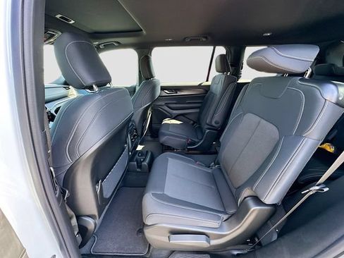 New 2026 Jeep Grand Cherokee L 4WD image 17