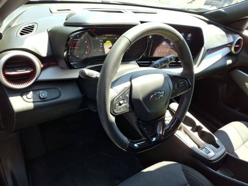 Used 2024 Chevrolet Trax RS w/ Driver Confidence Package FWD image 8