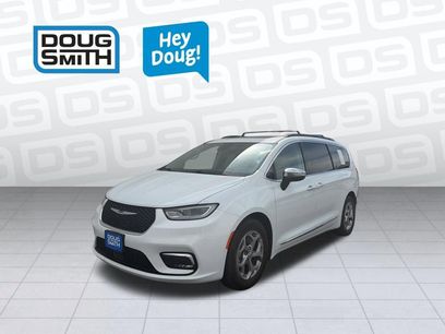 Used 2023 Chrysler Pacifica Limited