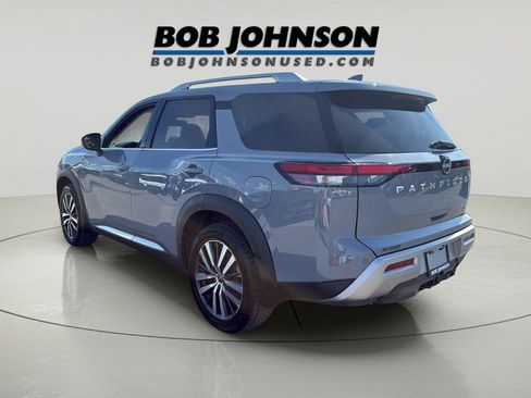 Used 2022 Nissan Pathfinder Platinum w/ Cargo Package AWD/4WD image 4