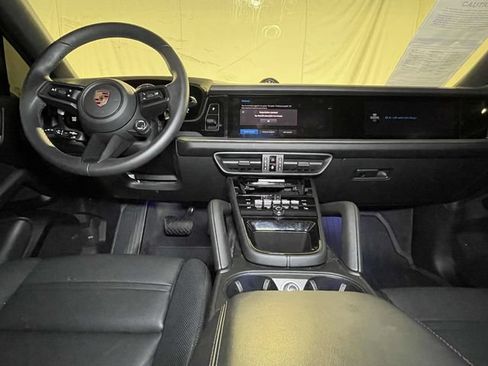 Certified 2025 Porsche Cayenne Coupe AWD/4WD image 25