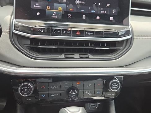 Used 2023 Jeep Compass Limited w/ Sun and Sound Group AWD/4WD image 20