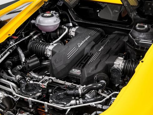 Used 2024 Lamborghini Revuelto image 54