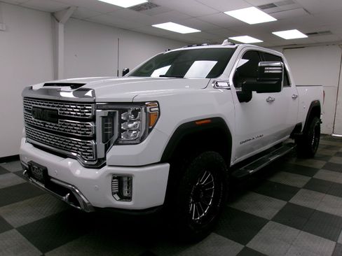 Used 2021 GMC Sierra 2500 Denali AWD/4WD image 1