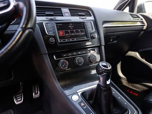 Used 2016 Volkswagen GTI SE image 34