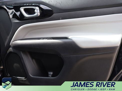 Used 2025 Jeep Compass Limited AWD/4WD image 8